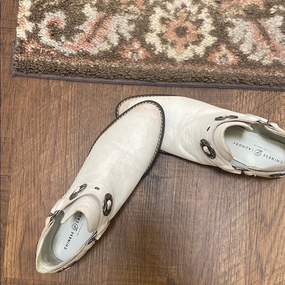 Chinese Laundry White Boots with Slip-On Design and Textured Surface